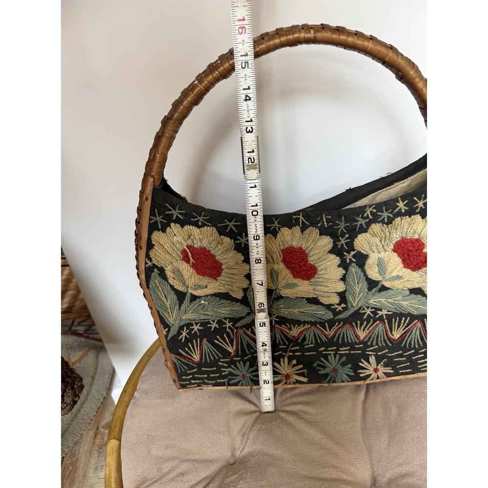 Portugal Embroidered Straw Basket Purse Woven Handle Floral Folk Art Boho VTG - Picture 8 of 15